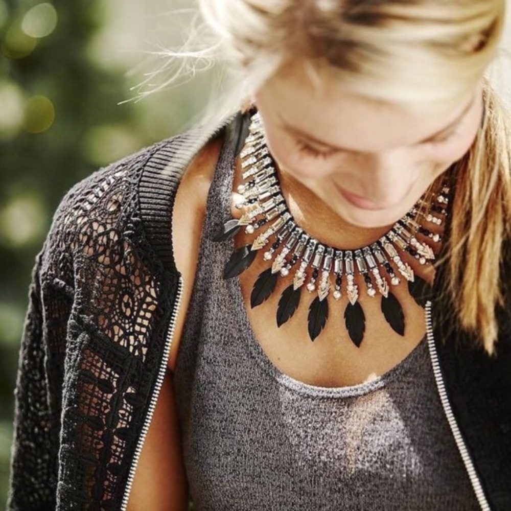 Stella & Dot | RARE Limited Edition💫Raven NEW Statement Necklace & Earri… - Picture 5 of 10